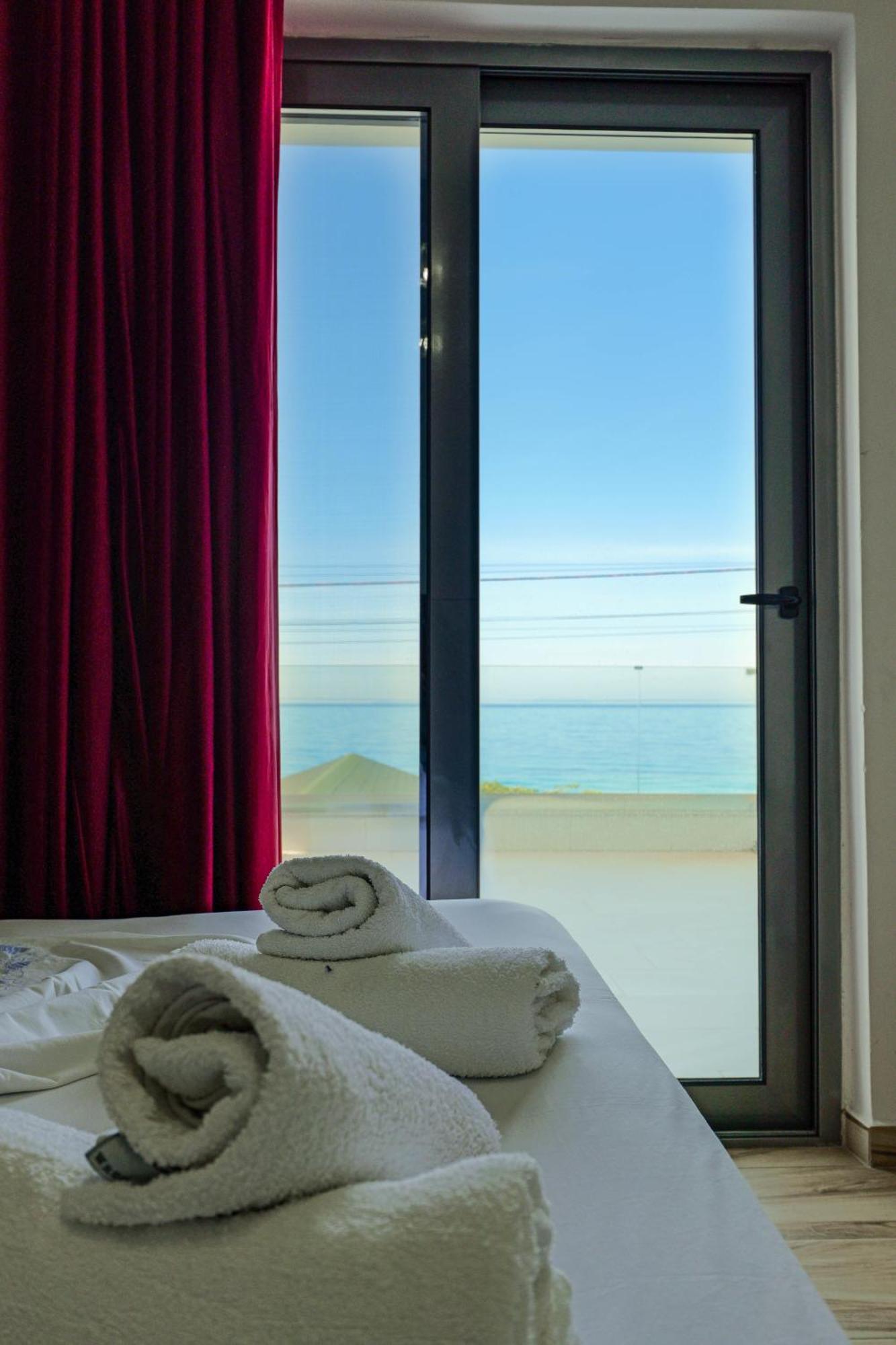 Hotel Take Borsh Ngoại thất bức ảnh
