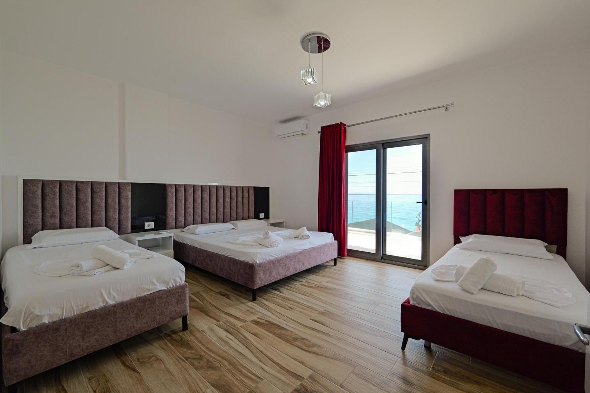 Hotel Take Borsh Ngoại thất bức ảnh