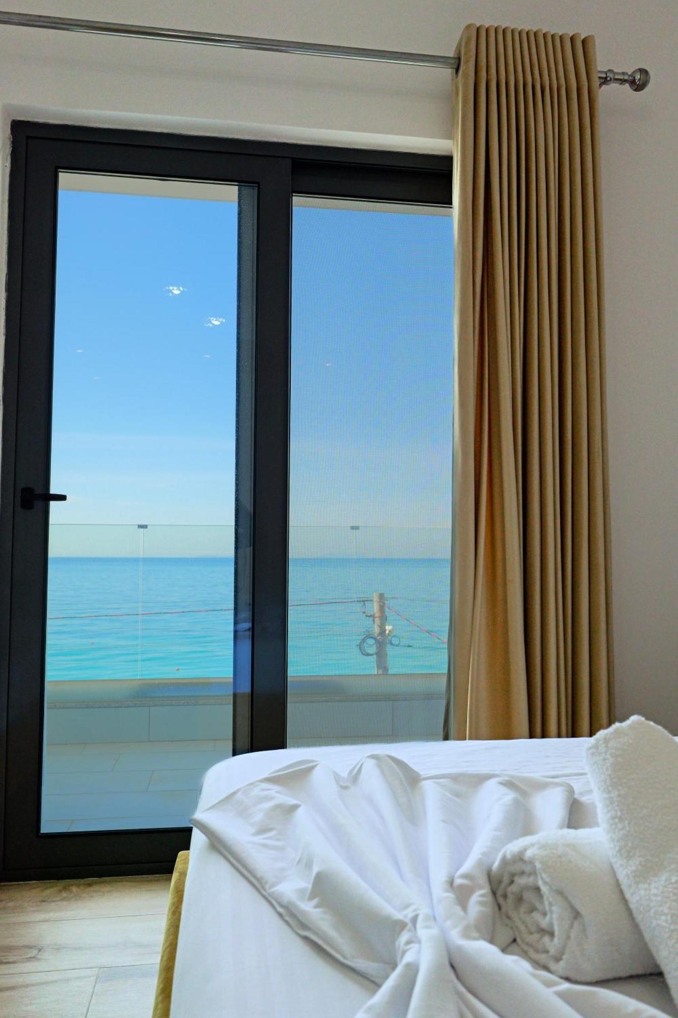 Hotel Take Borsh Ngoại thất bức ảnh
