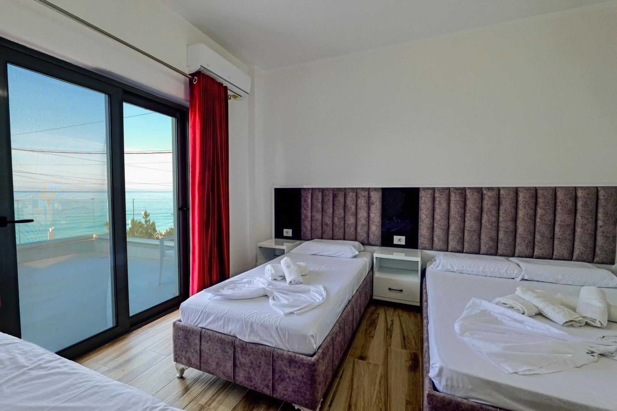 Hotel Take Borsh Ngoại thất bức ảnh