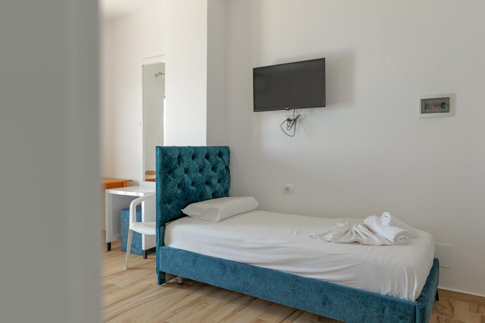 Hotel Take Borsh Ngoại thất bức ảnh