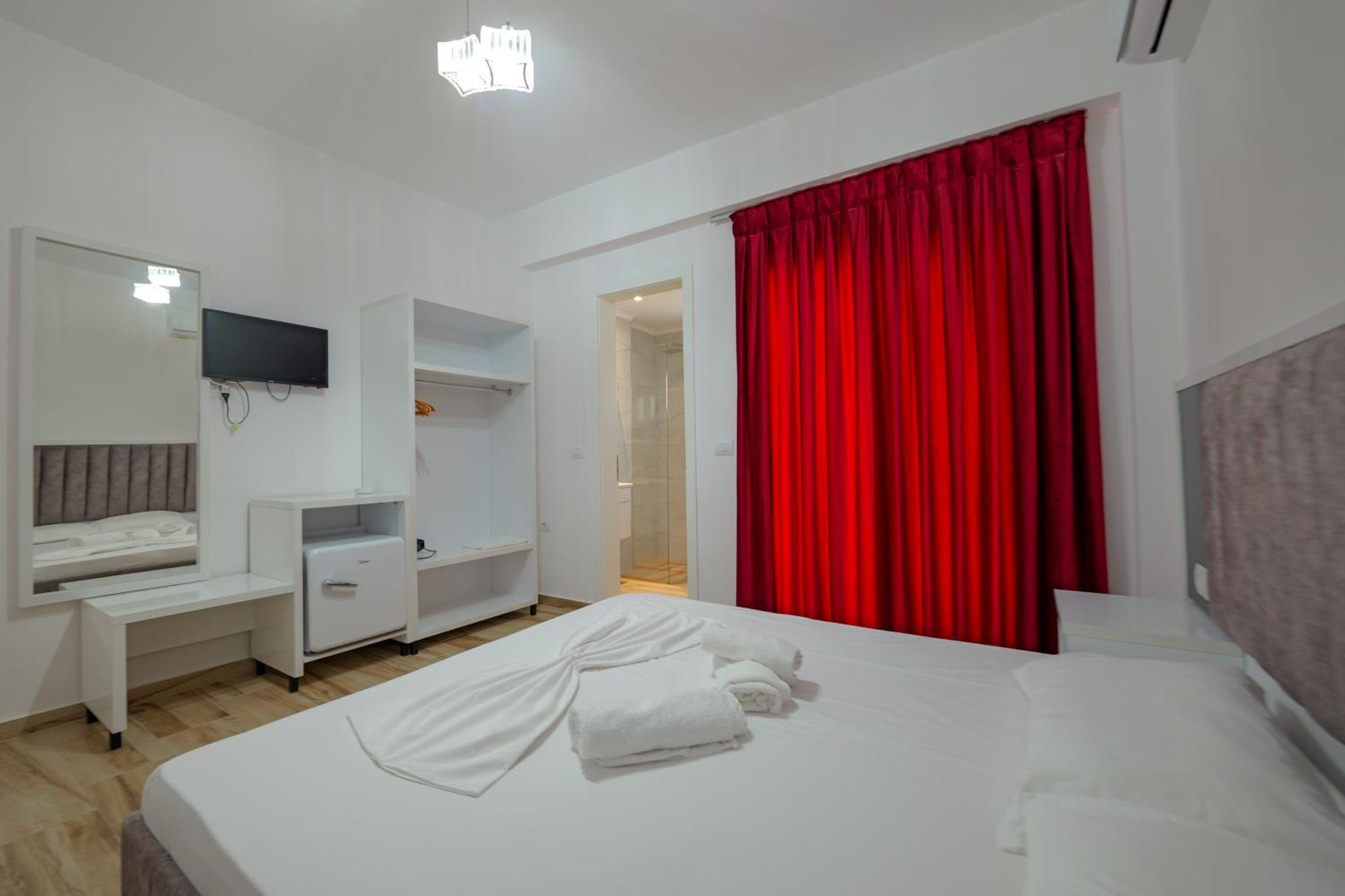 Hotel Take Borsh Ngoại thất bức ảnh